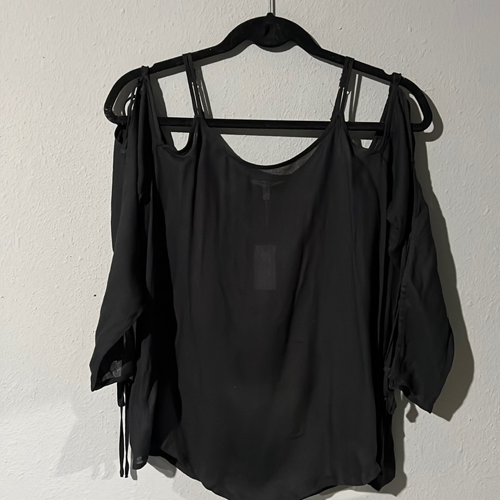 Brand new sheet black cold shoulder with open laced sleeves (S)